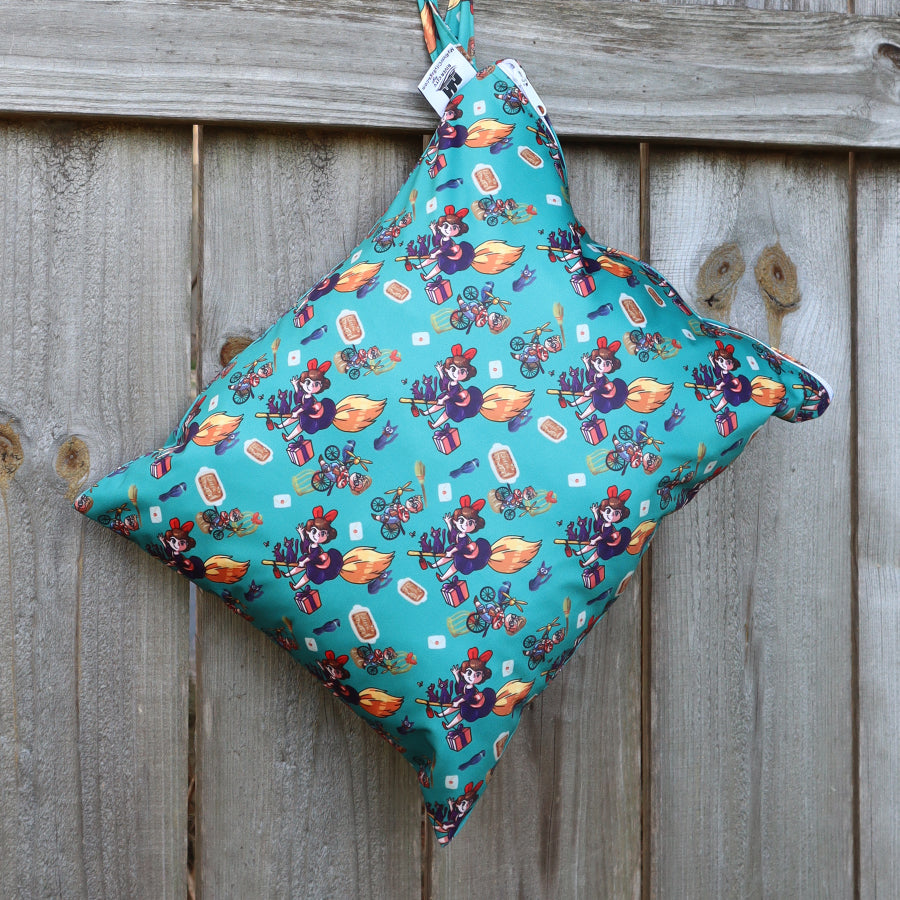 BROOMSTICKS & BAKED GOODS EXCURSION BAG