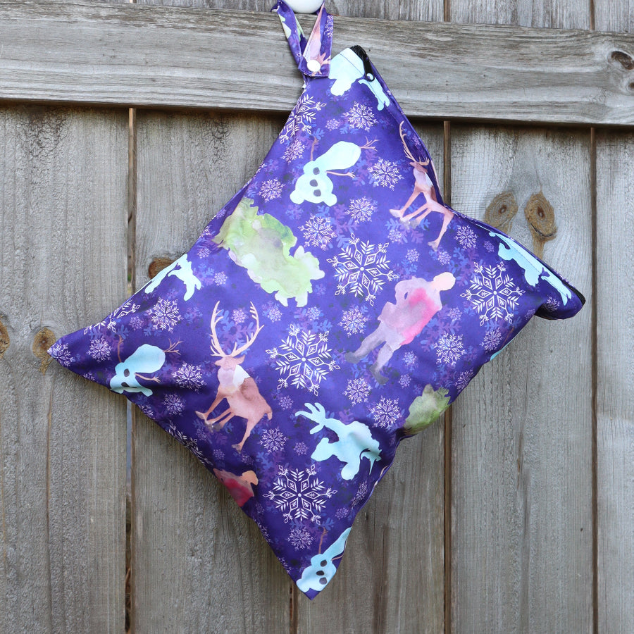 SNOW QUEEN AND FRIENDS EXCURSION BAG