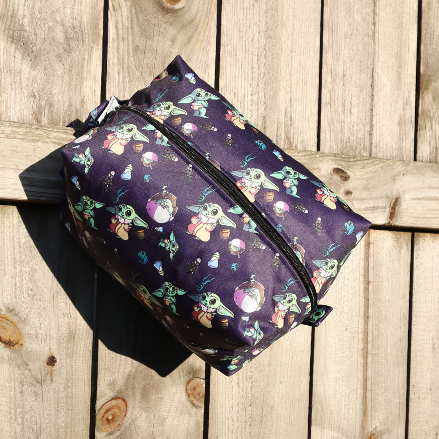 THE CHILD TRAVEL POUCH