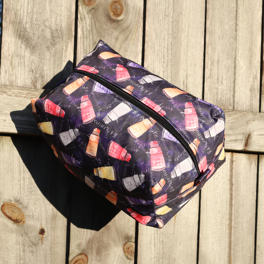 THE DOCTOR'S VILLIAN TRAVEL POUCH