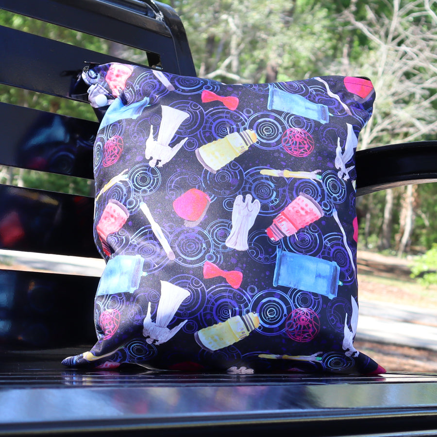WEEPING ANGELS AND DALEKS EXCURSION BAG